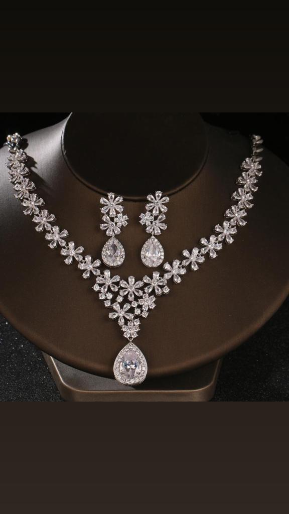 Crystal Waterdrops Necklace
