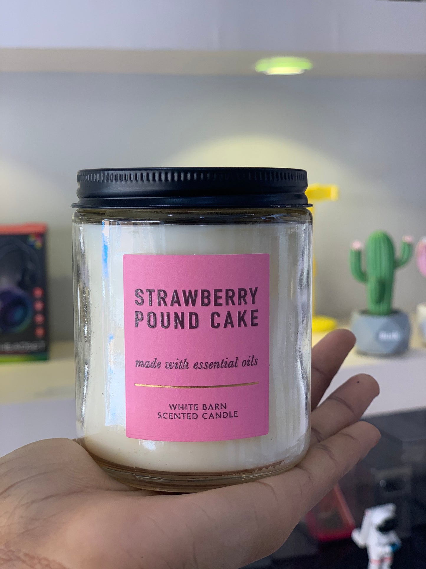 Strawberry Pond Cake Scented Candle